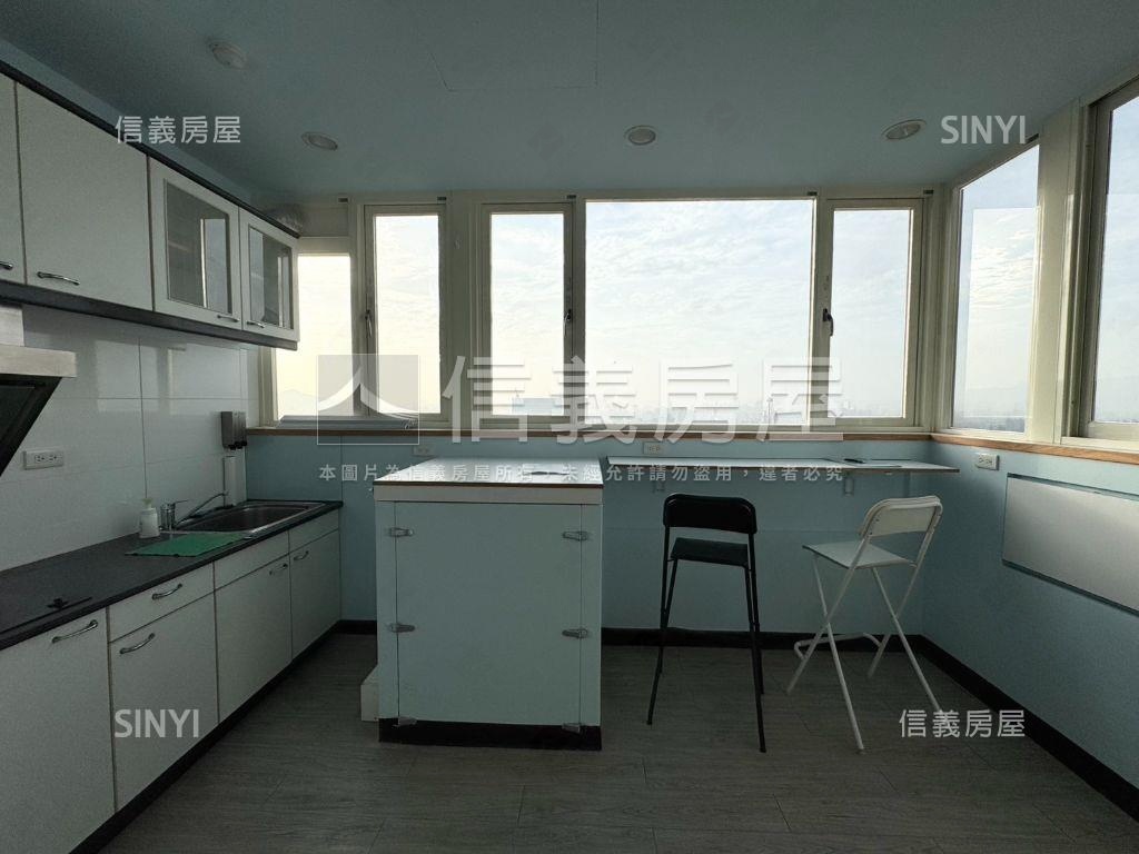 捷運高樓邊間美兩房房屋室內格局與周邊環境