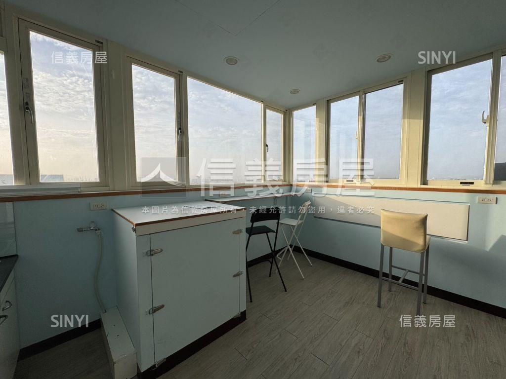 捷運高樓邊間美兩房房屋室內格局與周邊環境