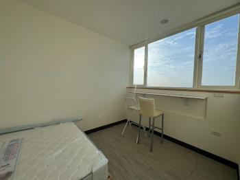 捷運高樓邊間美１＋１房