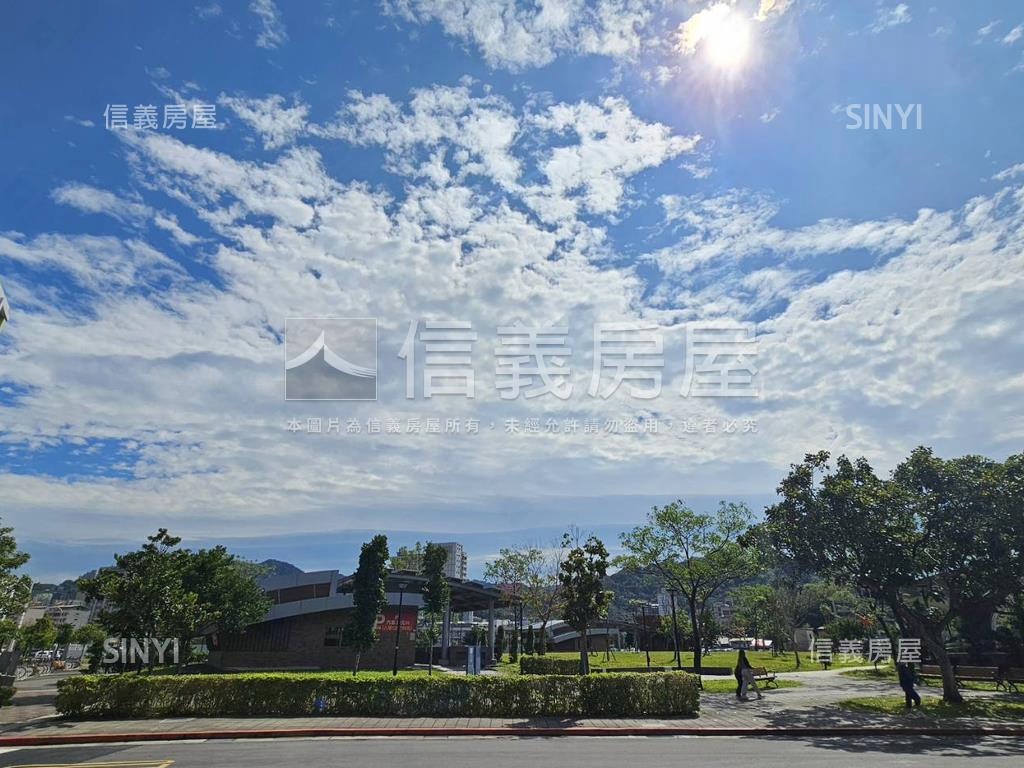 信義ＳＭＡＲＴ透天房屋室內格局與周邊環境