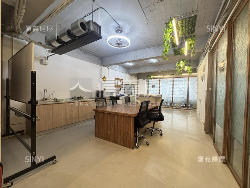 忠孝新生捷運公寓２樓房屋室內格局與周邊環境