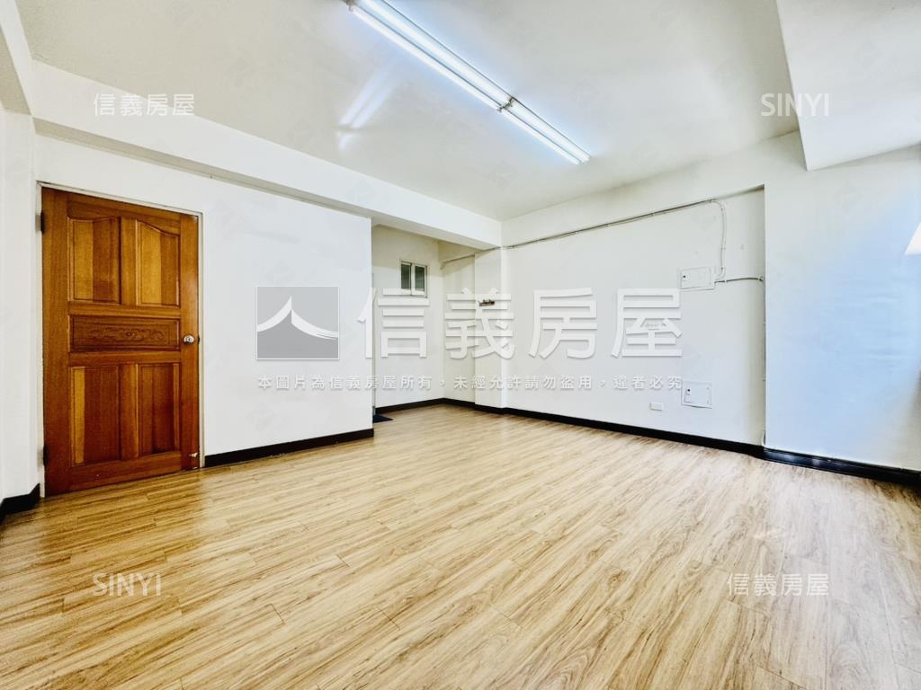 正文心南路透店房屋室內格局與周邊環境