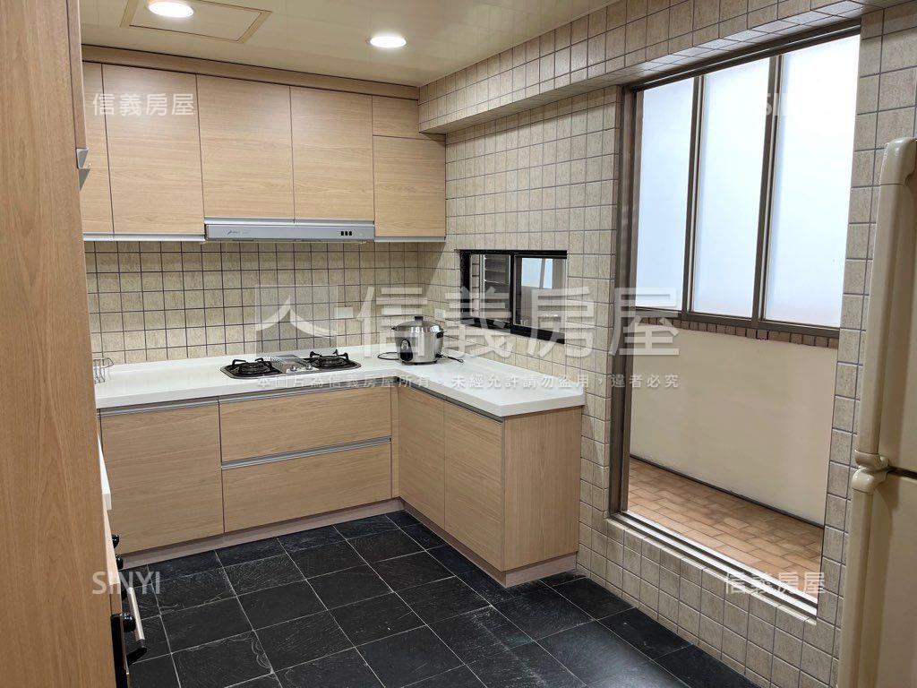 愛貴園豪邸房屋室內格局與周邊環境