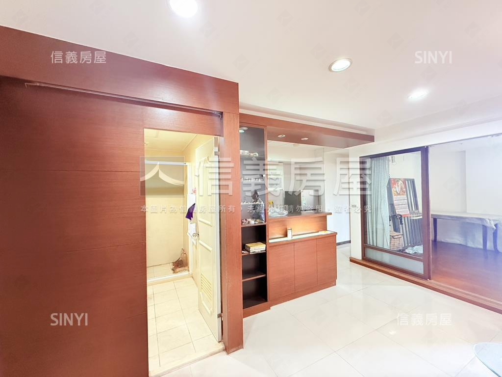 科博之星兩房平車房屋室內格局與周邊環境