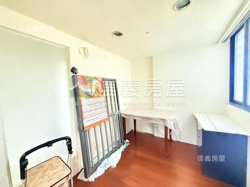 科博之星兩房平車房屋室內格局與周邊環境