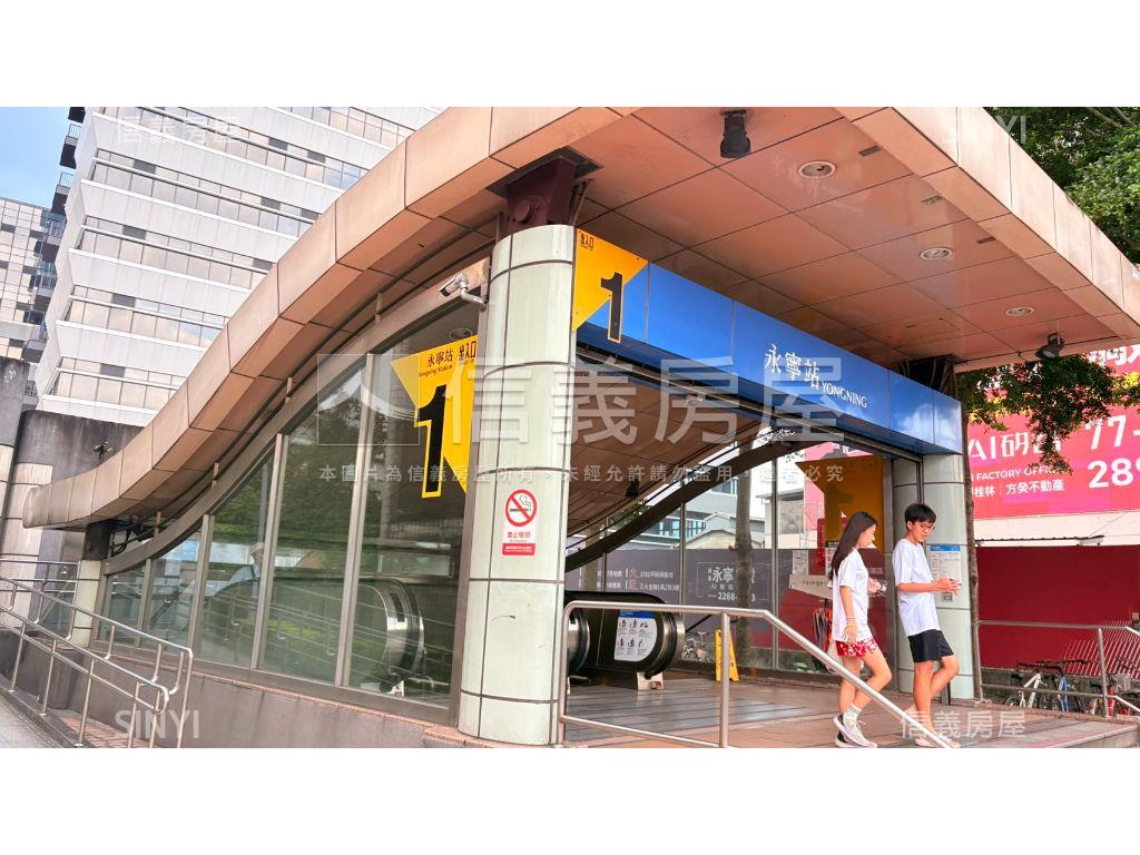 專任藍天綠第低總價近捷運房屋室內格局與周邊環境