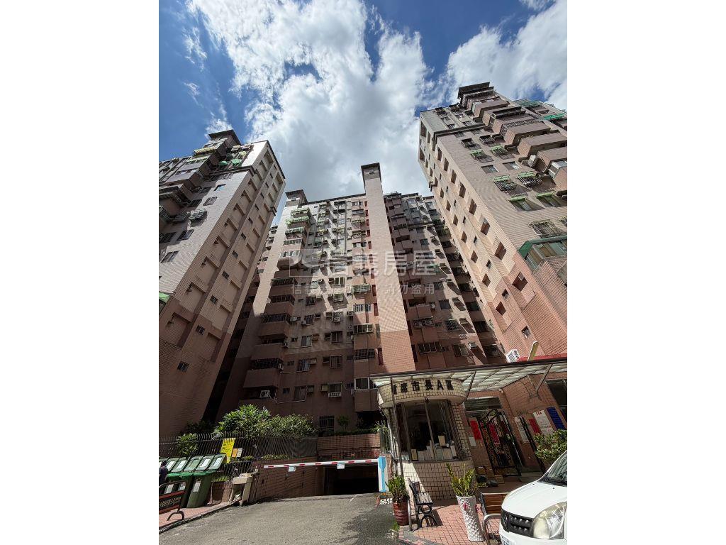 潭子榮興高樓層美三房房屋室內格局與周邊環境