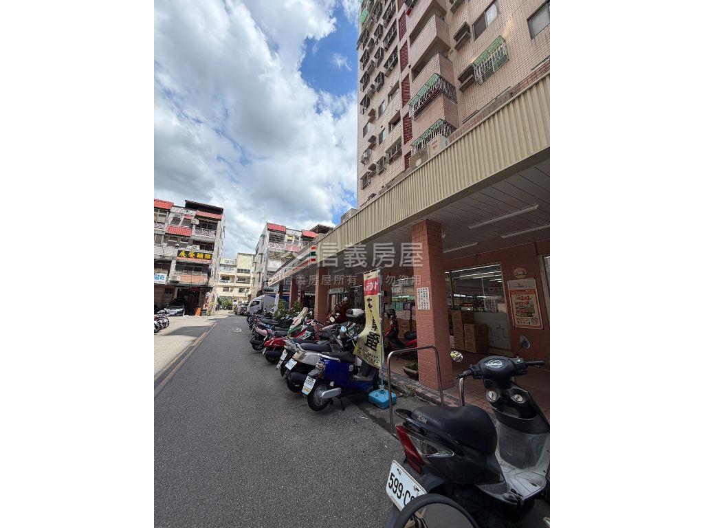 潭子榮興高樓層美三房房屋室內格局與周邊環境