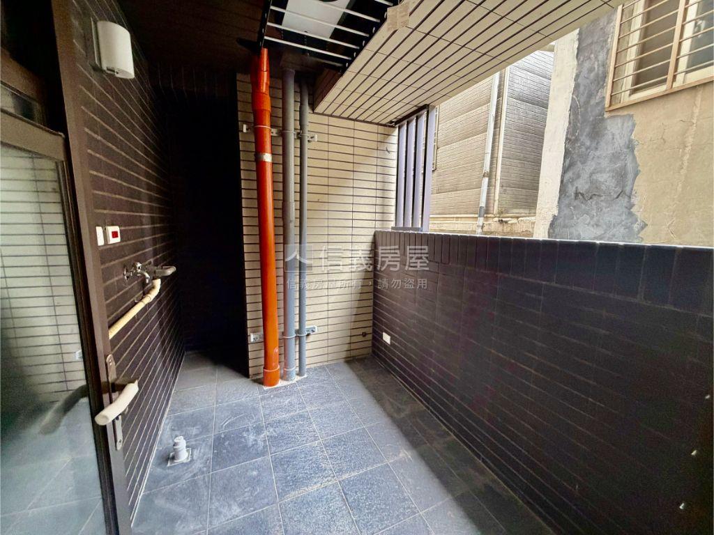 雙捷大院＊露臺二樓房屋室內格局與周邊環境