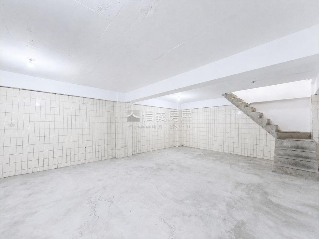 南京三民挑高一樓房屋室內格局與周邊環境