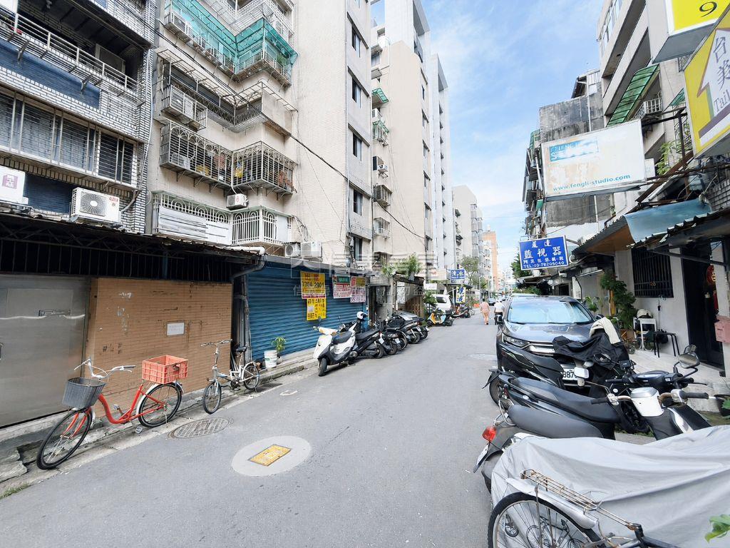 南京三民挑高一樓房屋室內格局與周邊環境