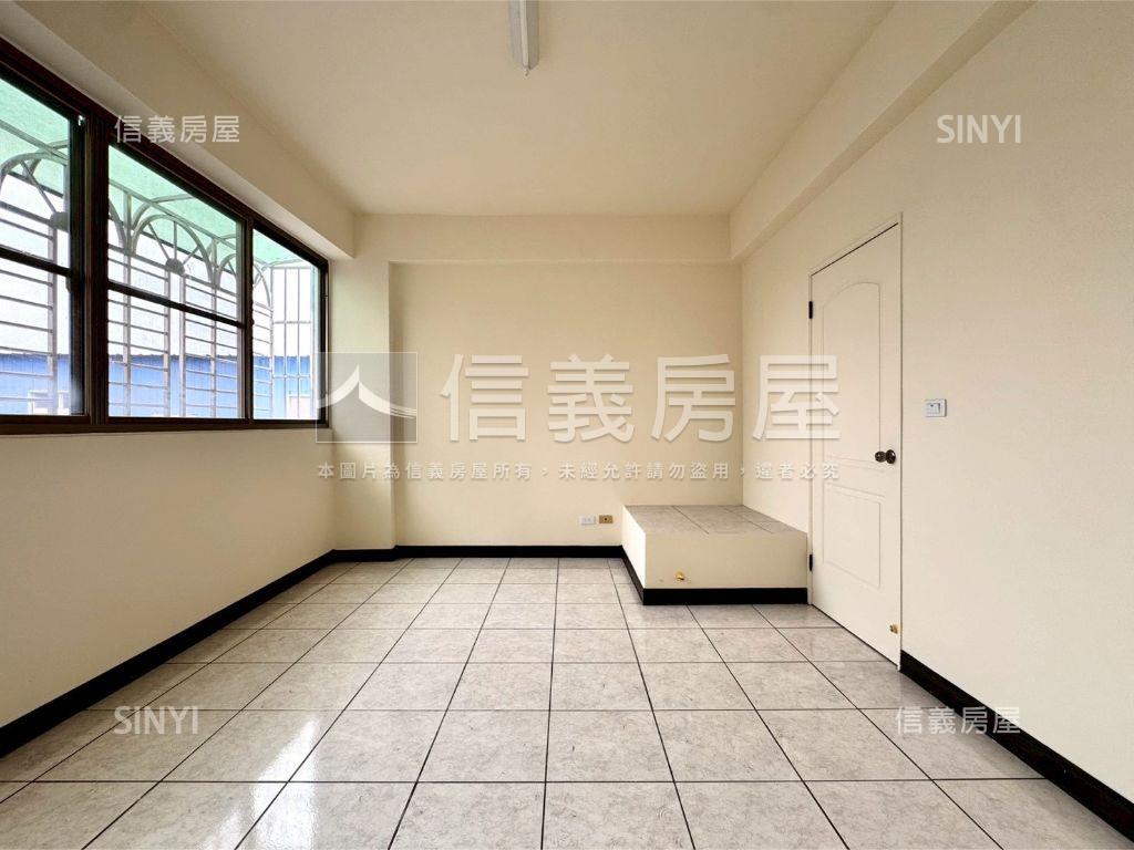 低總價德明路青年首選透天房屋室內格局與周邊環境