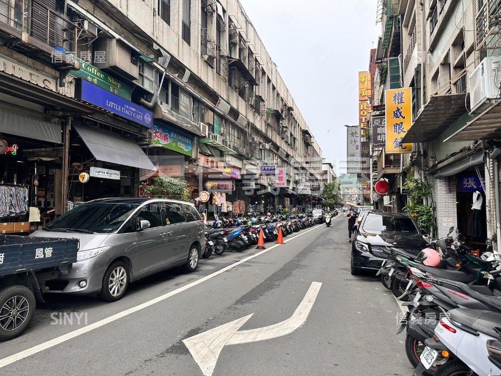 市區孝一路金店面房屋室內格局與周邊環境
