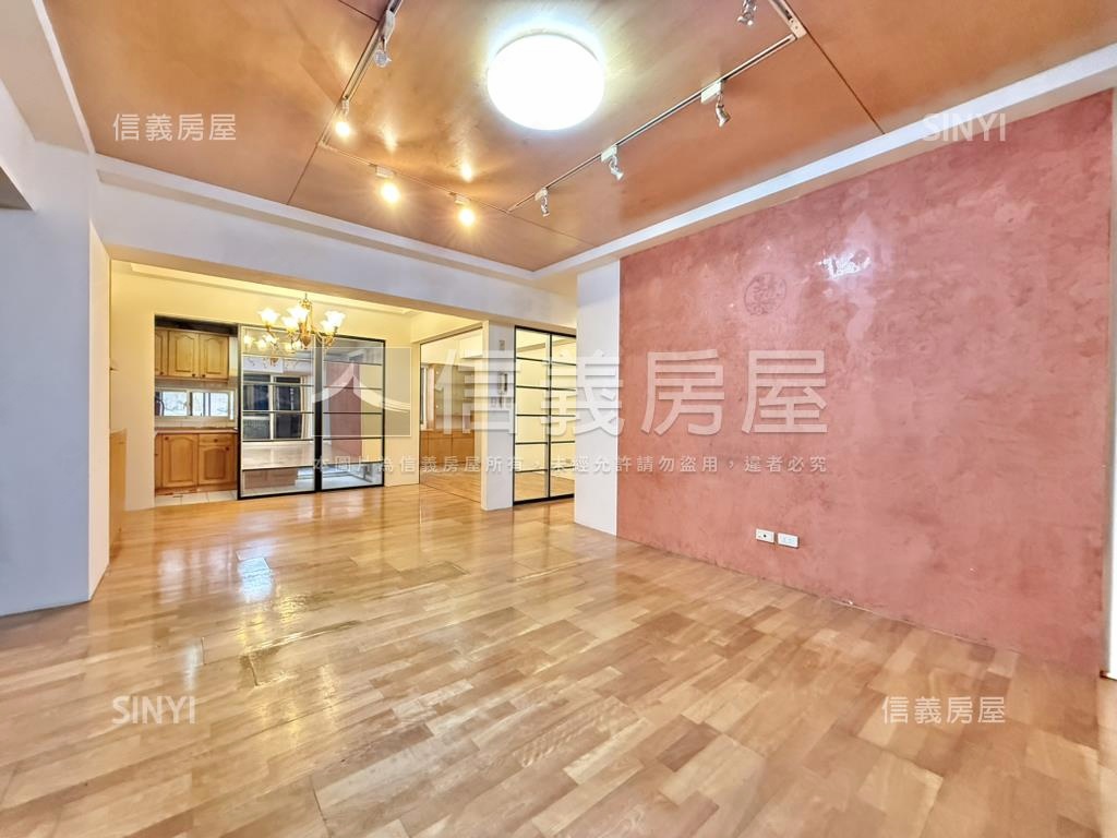 寶璽皇冠稀有四房附車位房屋室內格局與周邊環境