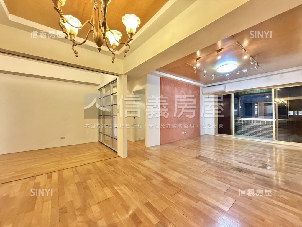 寶璽皇冠稀有四房附車位房屋室內格局與周邊環境