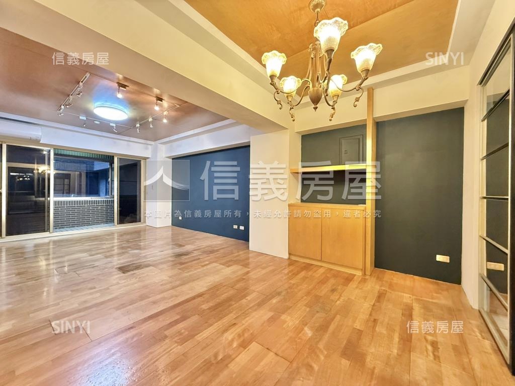 寶璽皇冠稀有四房附車位房屋室內格局與周邊環境