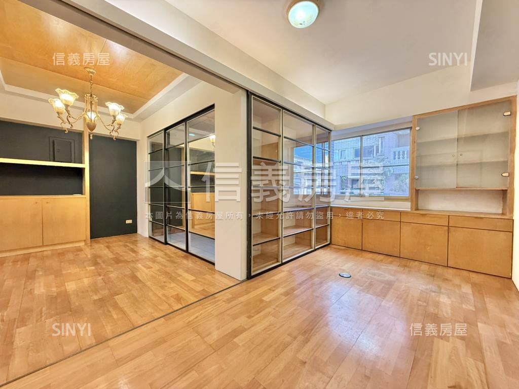 寶璽皇冠稀有四房附車位房屋室內格局與周邊環境