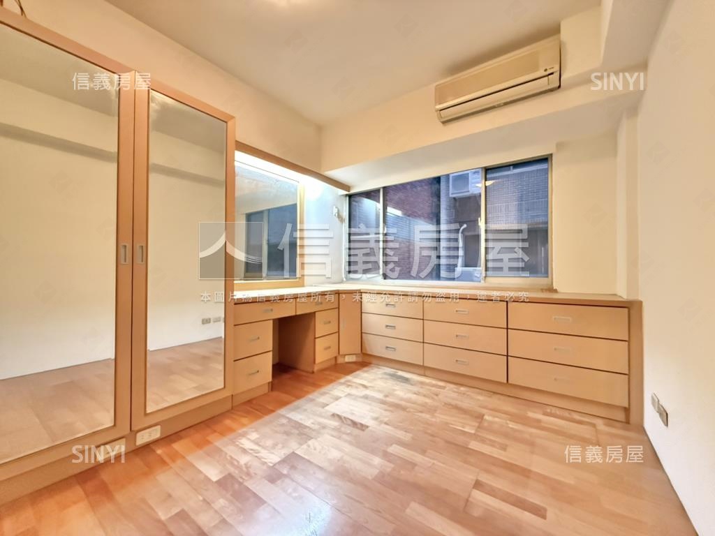 寶璽皇冠稀有四房附車位房屋室內格局與周邊環境