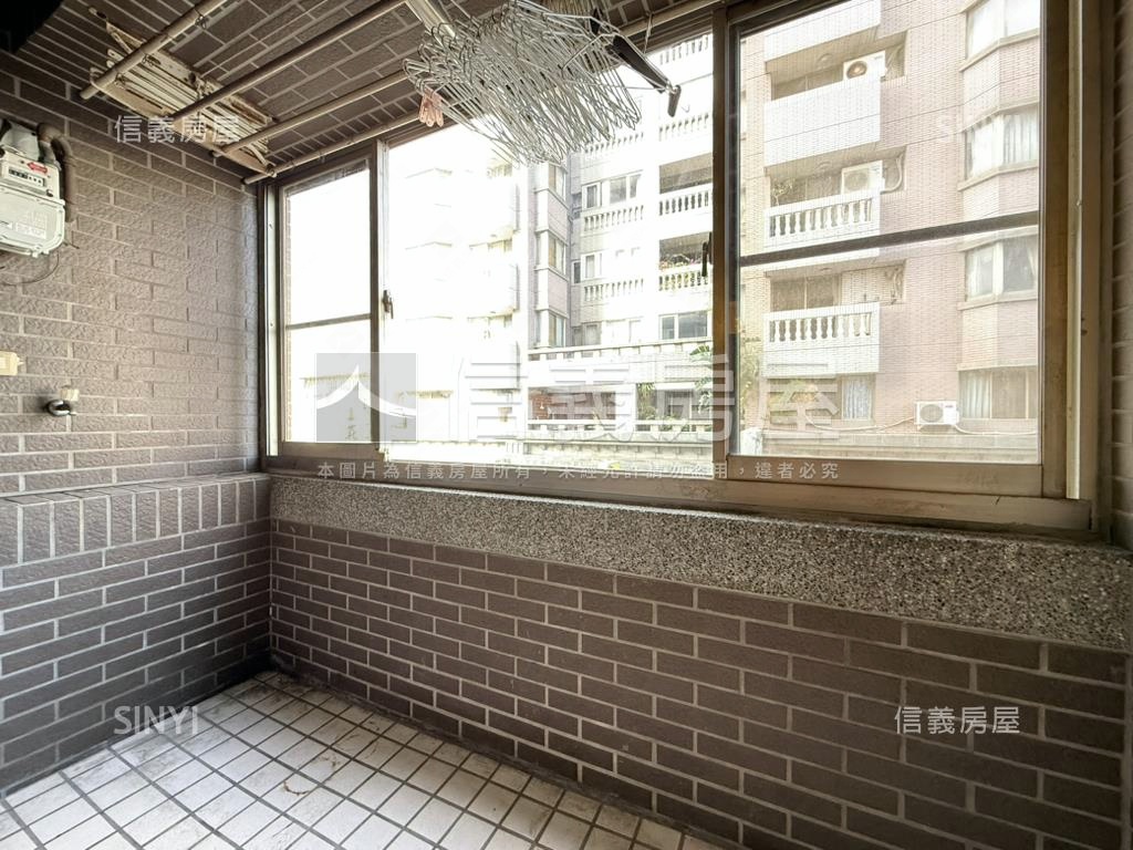 寶璽皇冠稀有四房附車位房屋室內格局與周邊環境