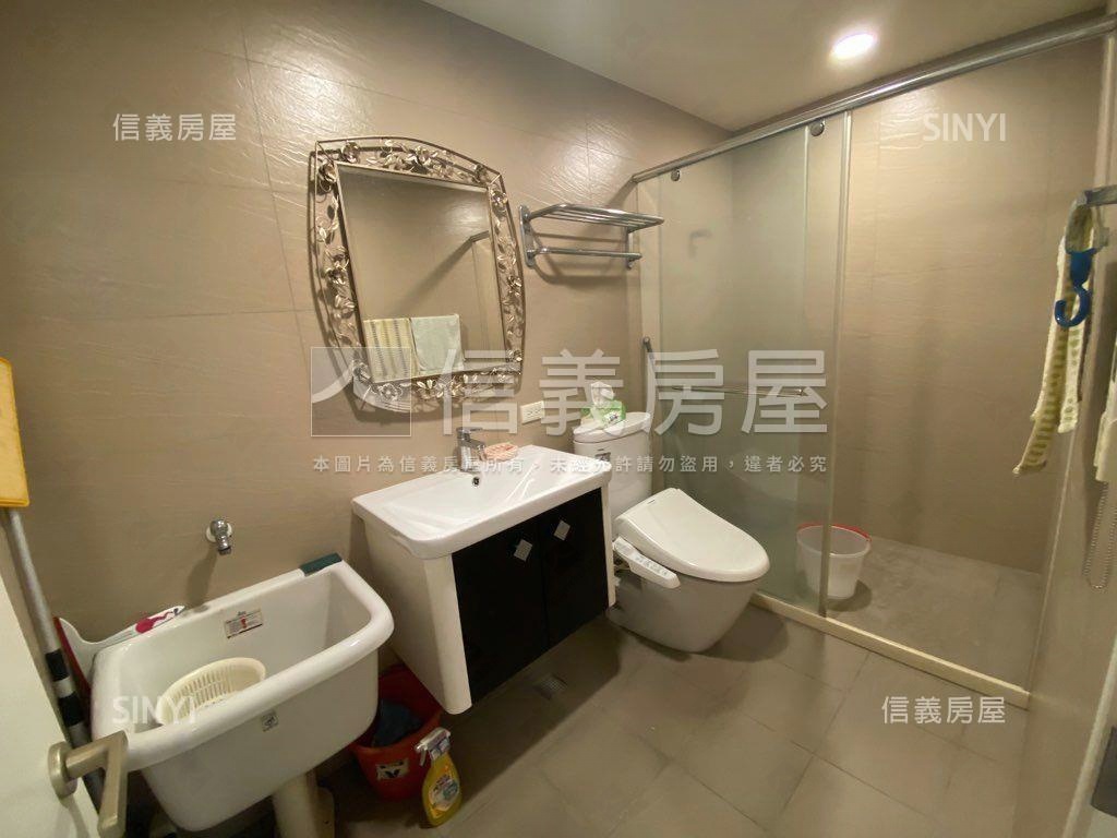 國泰雙敦稀有頂加房屋室內格局與周邊環境
