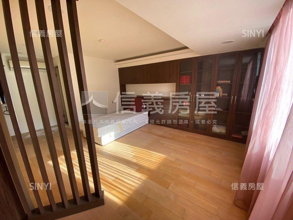 國泰雙敦稀有頂加房屋室內格局與周邊環境