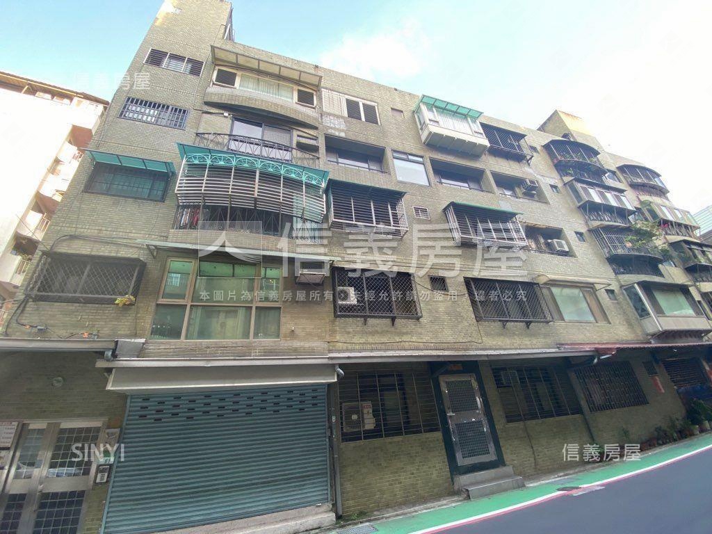 國泰雙敦稀有頂加房屋室內格局與周邊環境