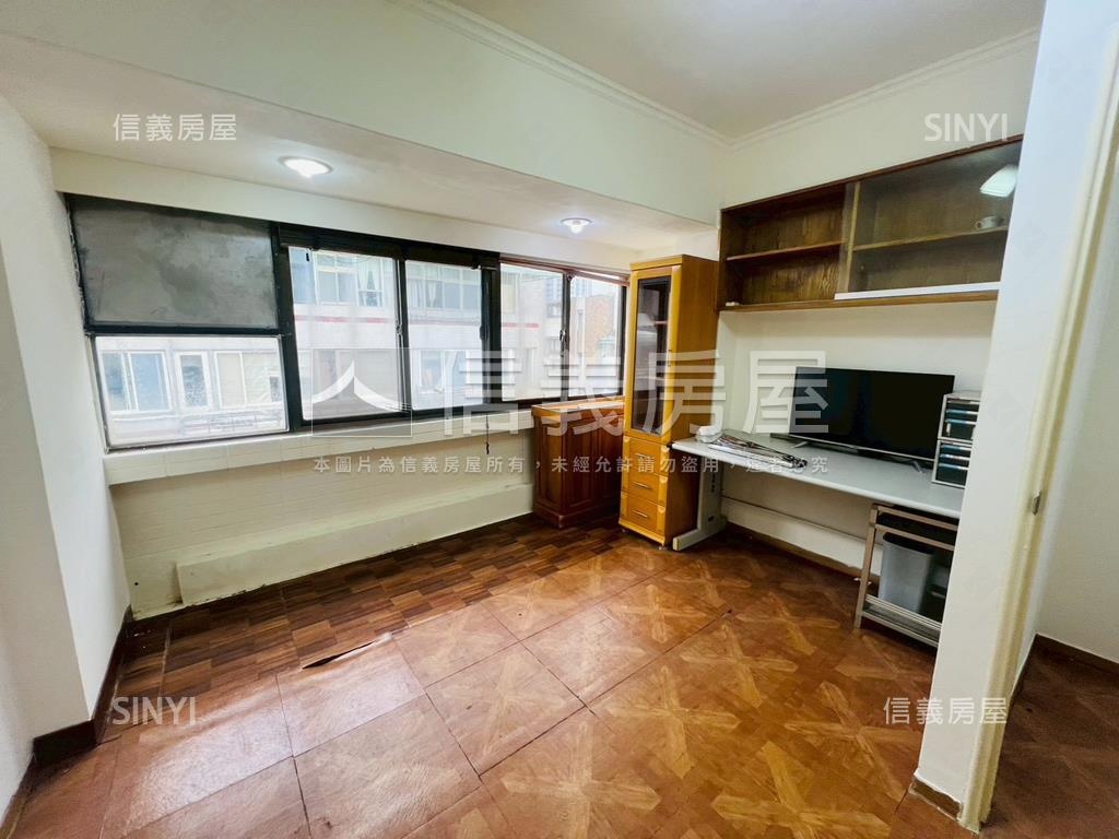 專任！榮總特區兩房電梯房屋室內格局與周邊環境