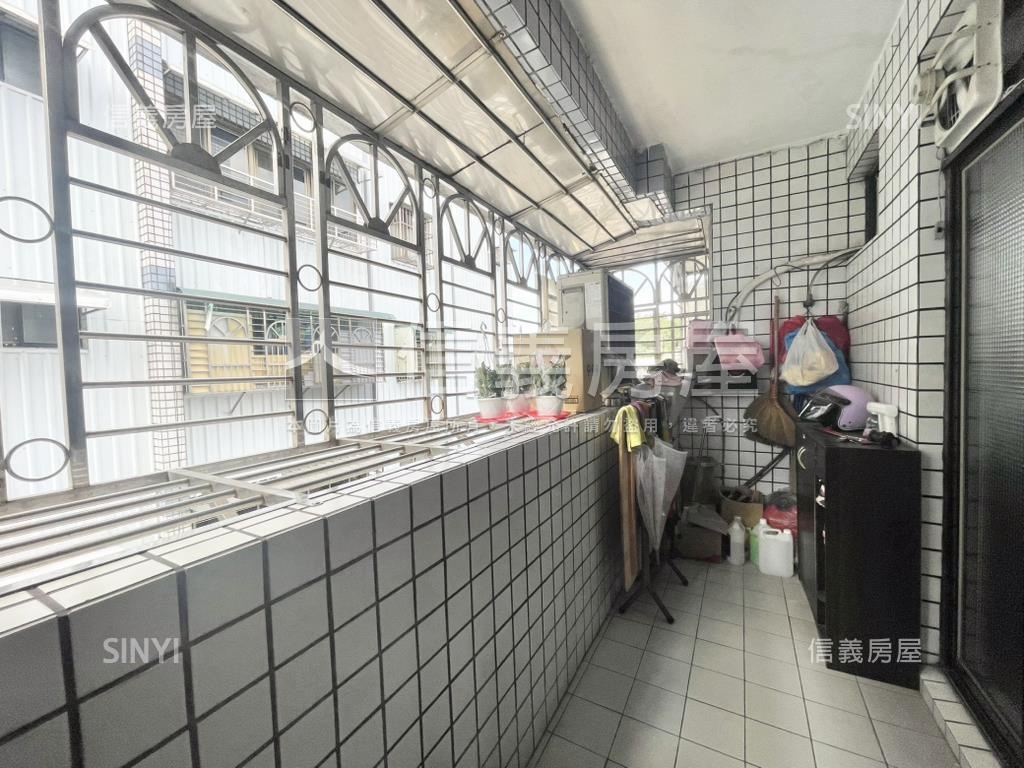 近未來捷運．國小３房２衛房屋室內格局與周邊環境