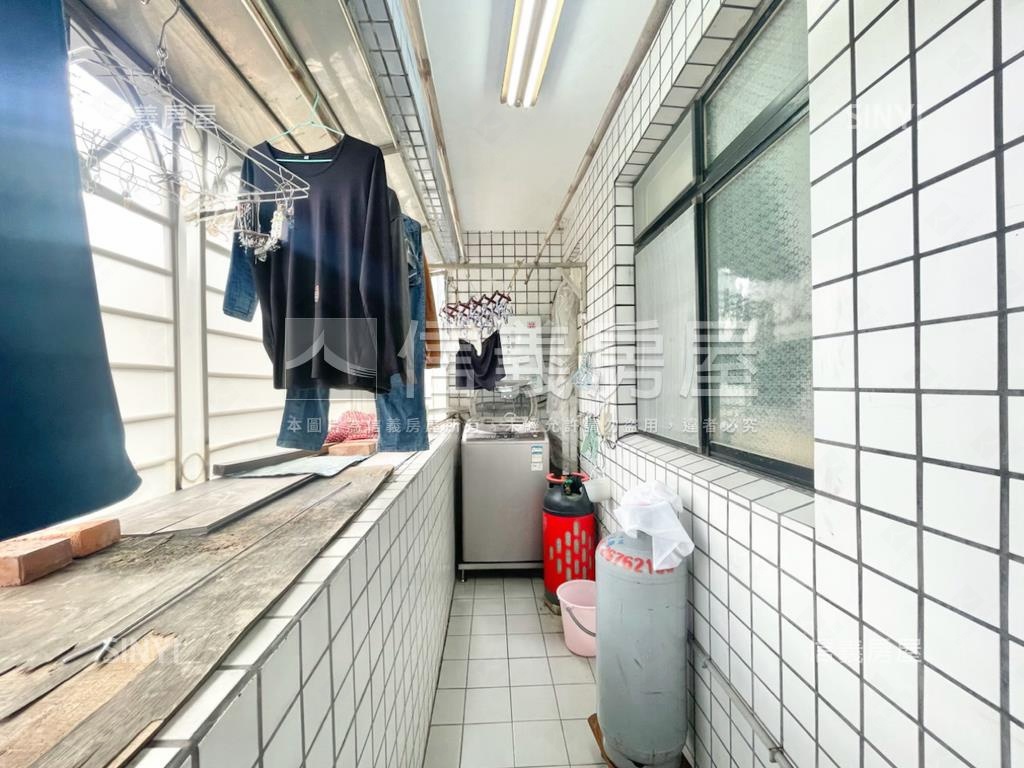 近未來捷運．國小３房２衛房屋室內格局與周邊環境