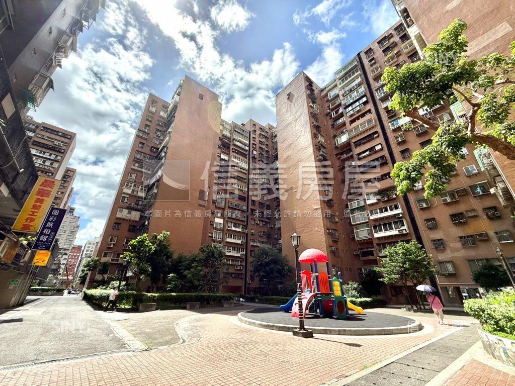 【新接】成功辦公面中庭房屋室內格局與周邊環境