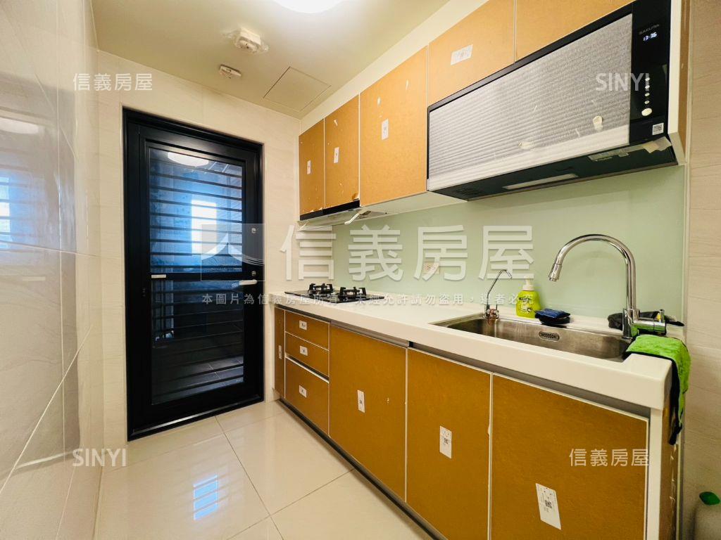 富宇富好高樓雙衛浴房屋室內格局與周邊環境