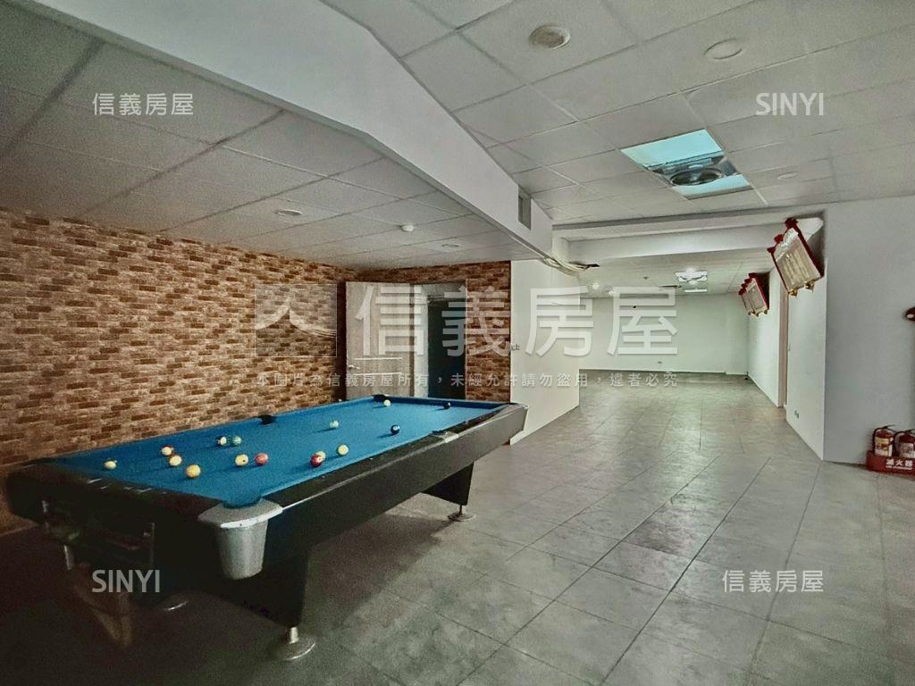 酷大坪數商辦附８個車位房屋室內格局與周邊環境