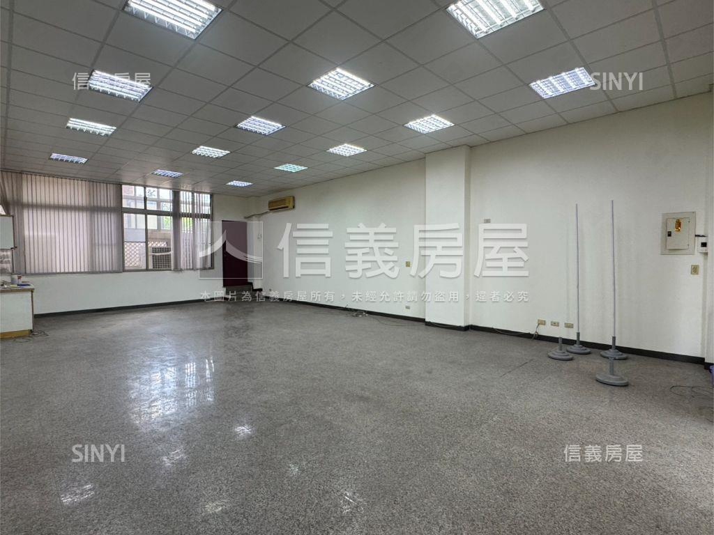 稀有大面寬店面房屋室內格局與周邊環境