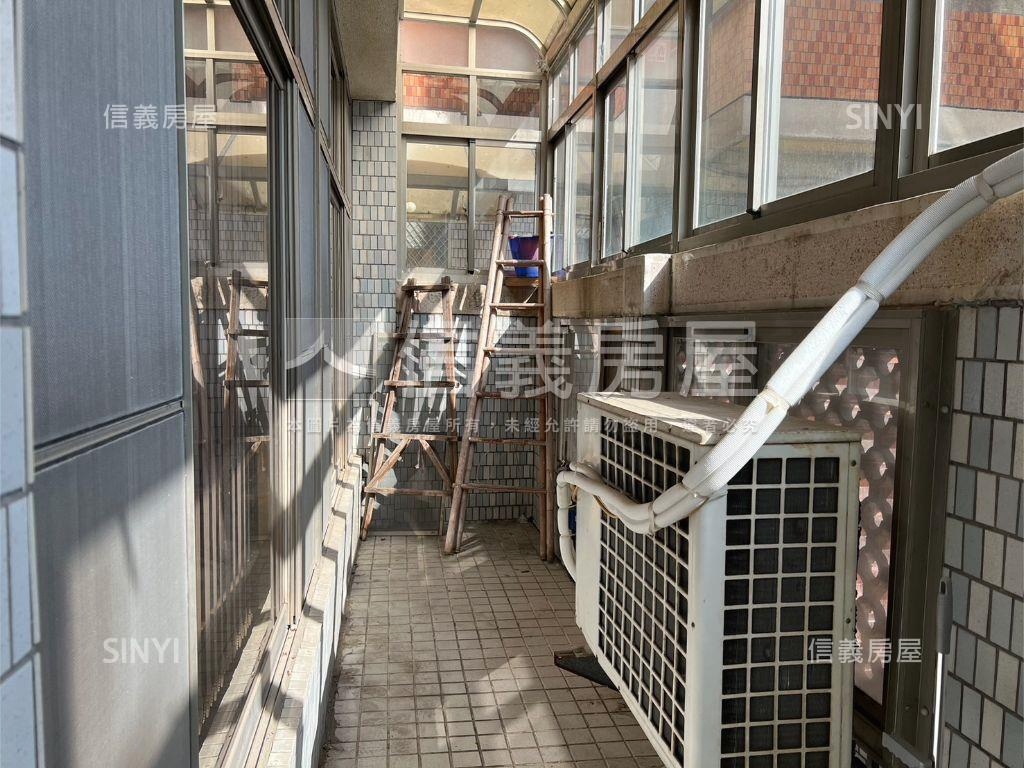 稀有大面寬店面房屋室內格局與周邊環境