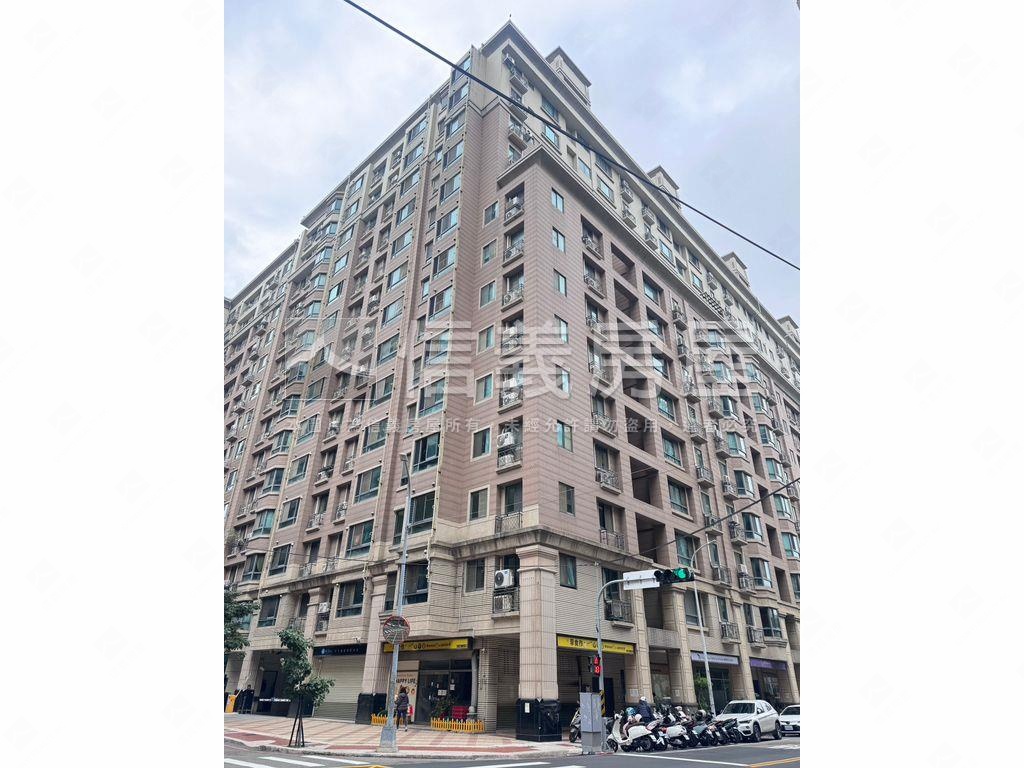 河南路雙平車位黃金店面房屋室內格局與周邊環境