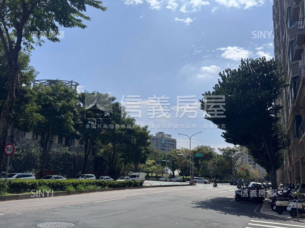 河南路雙平車位黃金店面房屋室內格局與周邊環境