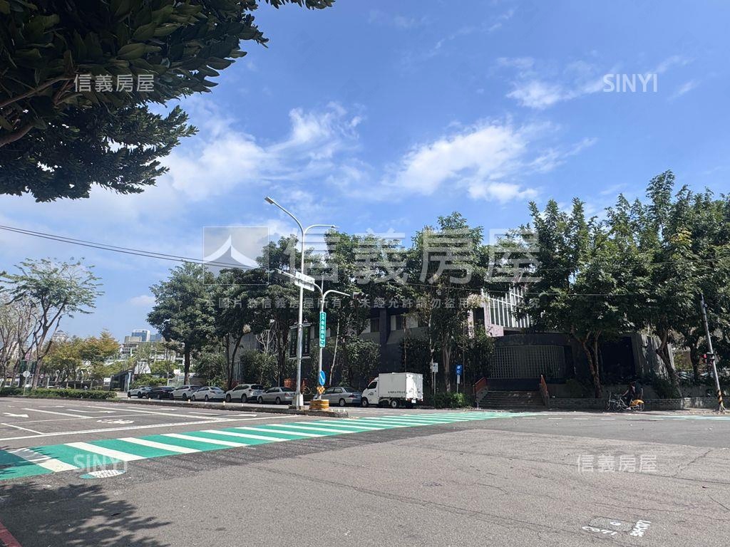 河南路雙平車位黃金店面房屋室內格局與周邊環境