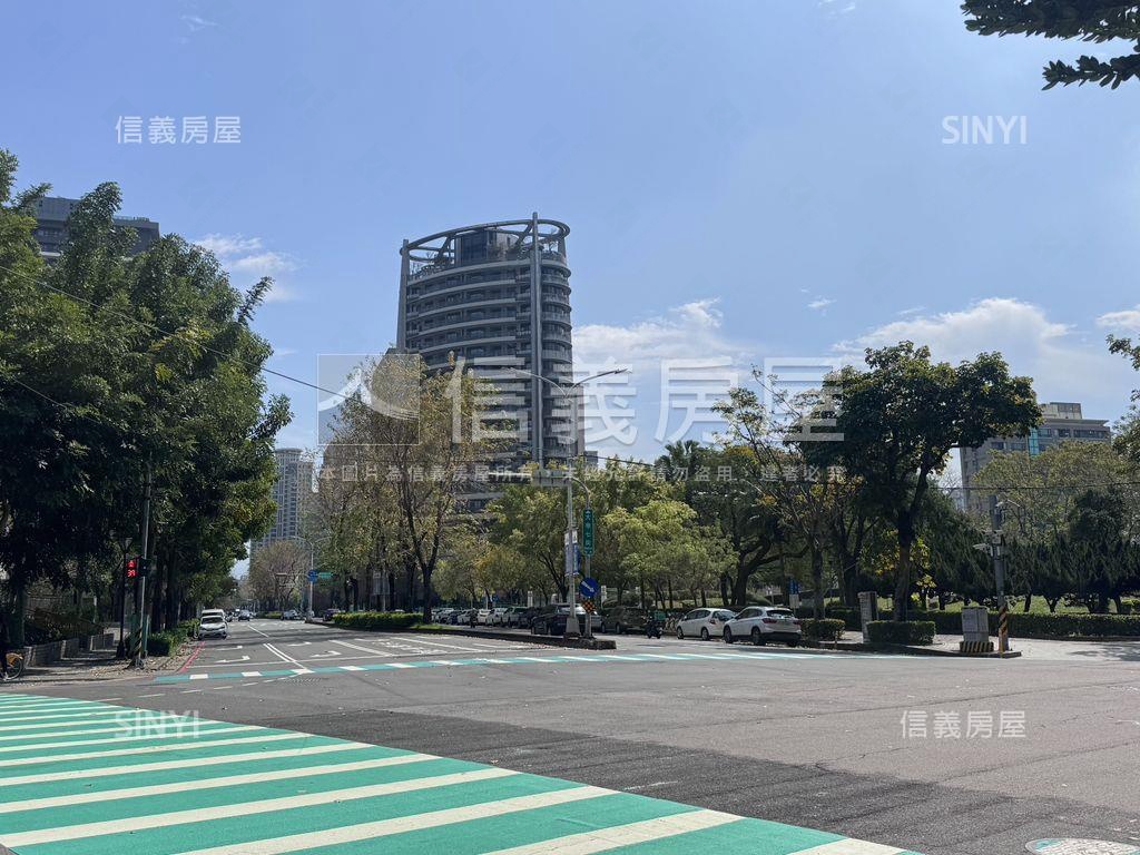 河南路雙平車位黃金店面房屋室內格局與周邊環境