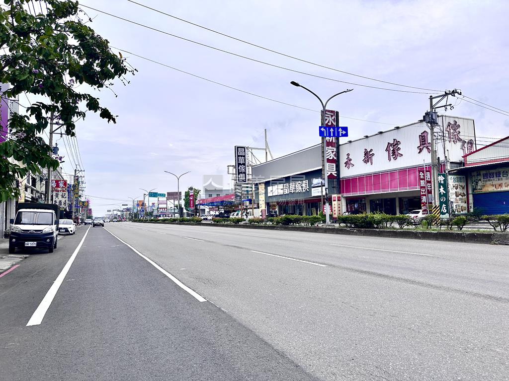 仁武正街成家車庫透天房屋室內格局與周邊環境