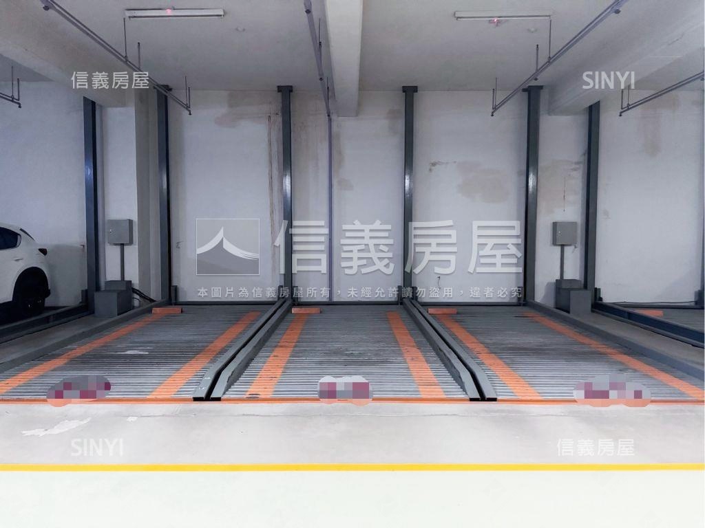 中港首璽一房高樓機上車位房屋室內格局與周邊環境