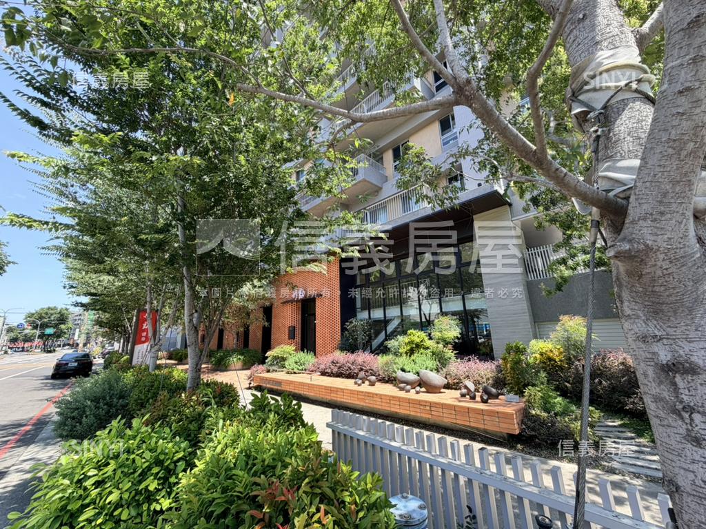 全新近高鐵大面寬漂亮店面房屋室內格局與周邊環境