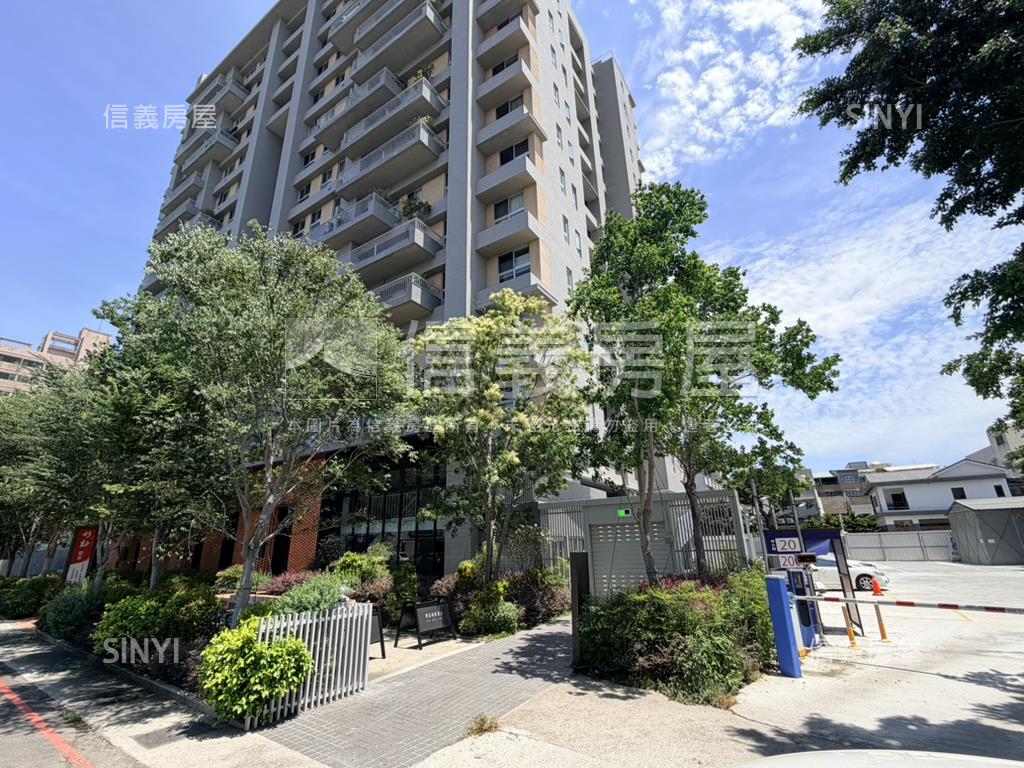 全新近高鐵大面寬漂亮店面房屋室內格局與周邊環境