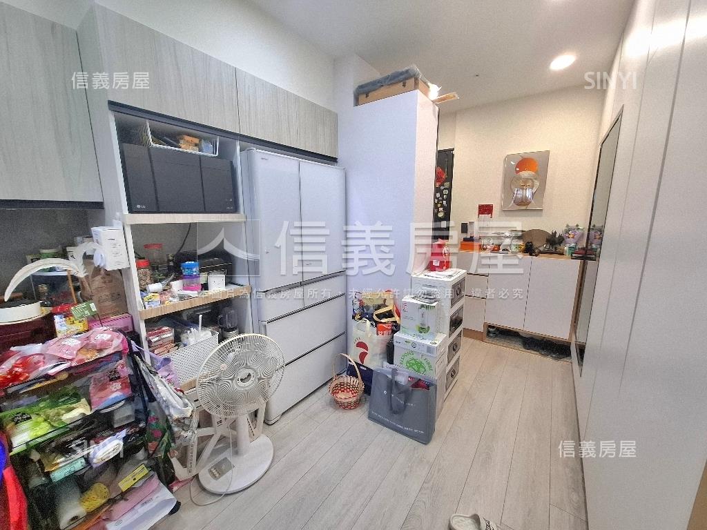 文化潤隆邊間大２房平車房屋室內格局與周邊環境