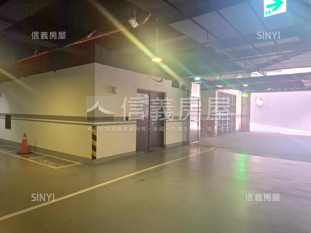 文化潤隆邊間大２房平車房屋室內格局與周邊環境