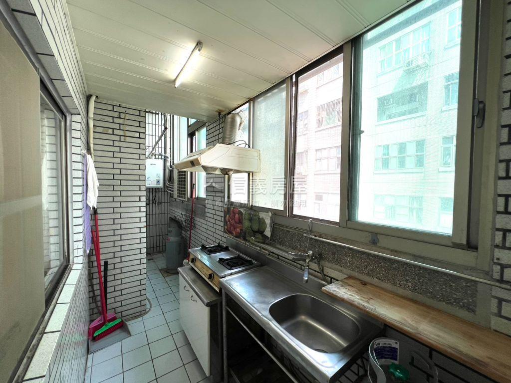 萬世ＯＫ高樓層美宅房屋室內格局與周邊環境