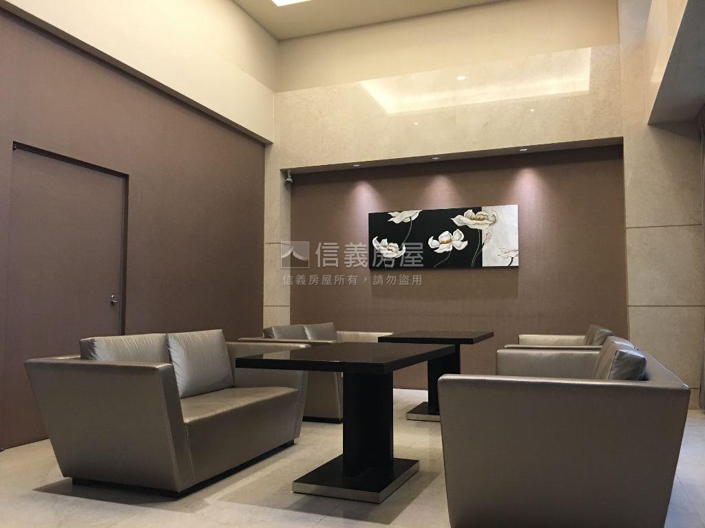 世界之心高樓普普風房屋室內格局與周邊環境