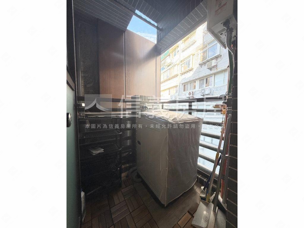 次高樓層方正電梯宅加車位房屋室內格局與周邊環境