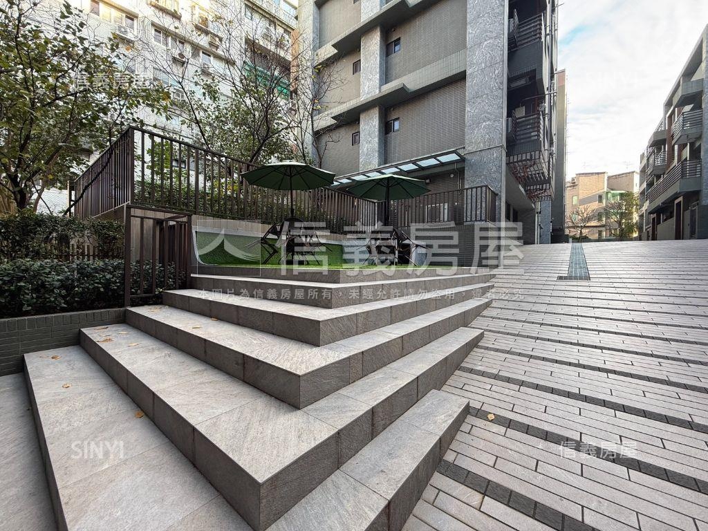 次高樓層方正電梯宅加車位房屋室內格局與周邊環境