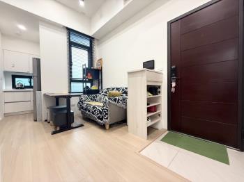 次高樓層電梯溫馨宅加車位