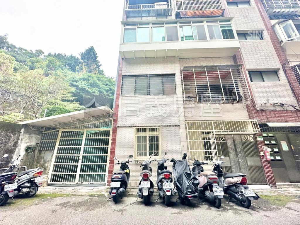 【一樓】邊間三房方便停車房屋室內格局與周邊環境